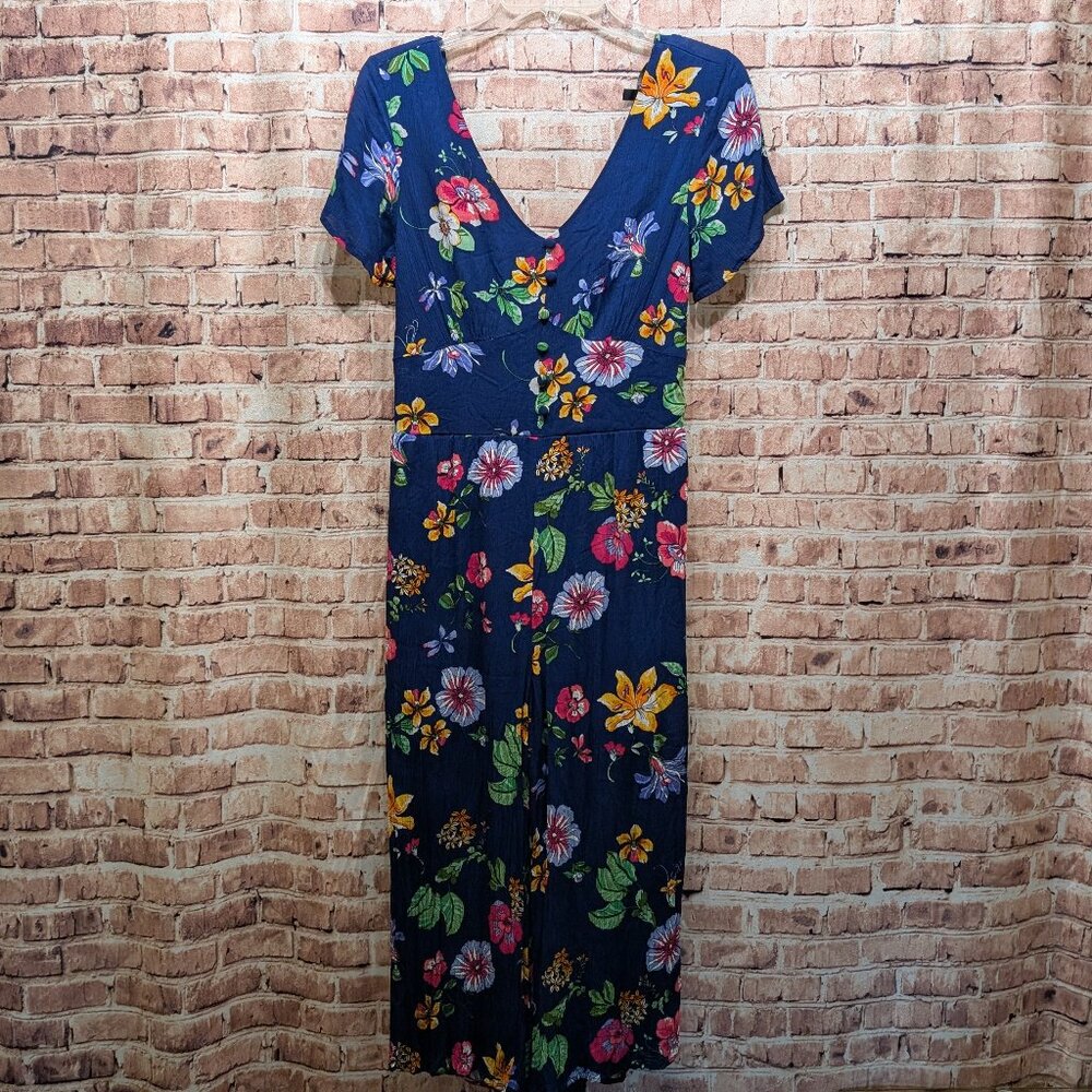 One Heart Clothing Jumpsuit Floral V-Neck Size Medium
